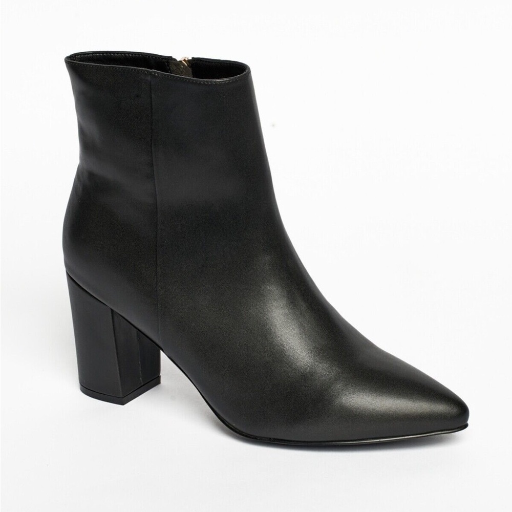 Women's Chiku Chunky Heels Ankle Boots black size 10